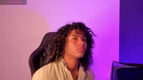 Snapshot of lucas_eevans07 chatting on 01/17/25, 03:43   online show from 01/17/25, 03:43