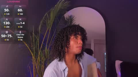 Snapshot of lucas_eevans07 chatting on 09/23/25, 02:31   online show from 09/23/25, 02:31