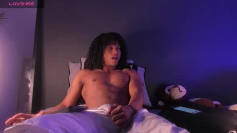 Snapshot of lucas_eevans07 chatting on 10/20/25, 01:06   online show from 10/20/25, 01:06