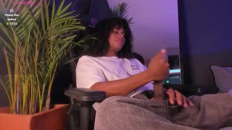 Snapshot of lucas_eevans07 chatting on 10/22/25, 02:17   online show from 10/22/25, 02:17