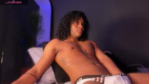 Snapshot of lucas_eevans07 chatting on 11/15/25, 01:58 online show from 11/15/25, 01:58