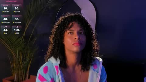 Snapshot of lucas_eevans07 chatting on 11/21/25, 01:43 online show from 11/21/25, 01:43