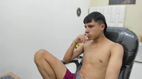 Snapshot of lucas_rivass chatting on 11/15/25, 10:59 LUCAS RIVAS online show from 11/15/25, 10:59