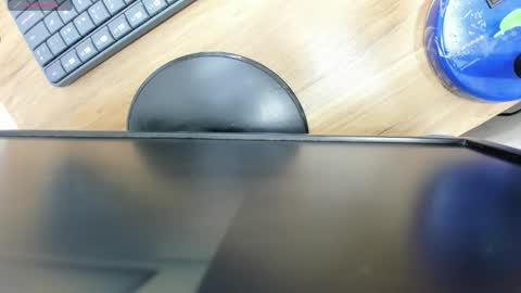 Snapshot of lucas_rivass chatting on 11/27/25, 10:12 LUCAS RIVAS online show from 11/27/25, 10:12