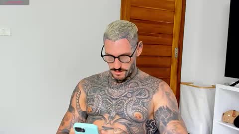 lucasexclusive online show from 10/12/25, 06:12