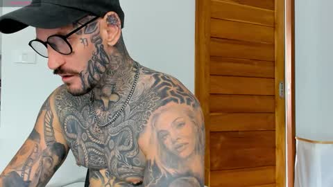 lucasexclusive online show from 10/20/25, 07:20