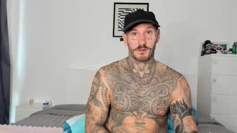 Snapshot of lucasexclusive chatting on 03/25/26, 06:30 lucasexclusive online show from 03/25/26, 06:30