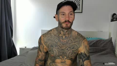 Snapshot of lucasexclusive chatting on 04/02/26, 06:33 lucasexclusive online show from 04/02/26, 06:33