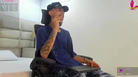 Snapshot of lucasjhonson_ chatting on 06/05/26, 05:25 Lucas online show from 06/05/26, 05:25