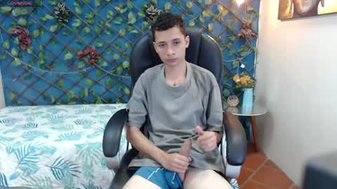 Snapshot of lucasssmith11 chatting on 04/20/26, 07:04 LucassSmith11 online show from 04/20/26, 07:04