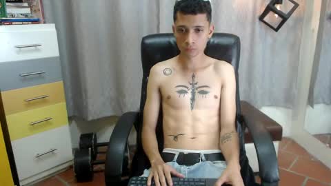 Snapshot of lucasssmith11 chatting on 05/17/26, 01:03 LucassSmith11 online show from 05/17/26, 01:03