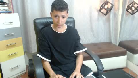 Snapshot of lucasssmith11 chatting on 05/22/26, 02:40 LucassSmith11 online show from 05/22/26, 02:40