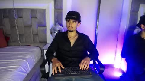 Snapshot of lucasthomson_ chatting on 06/23/26, 04:10 lucasthomson_ online show from 06/23/26, 04:10