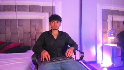 Snapshot of lucasthomson_ chatting on 07/01/26, 04:25 lucasthomson_ online show from 07/01/26, 04:25