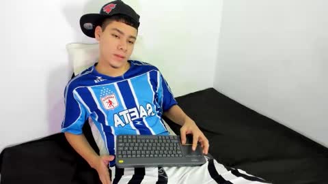 Snapshot of lucastorrez01 chatting on 03/12/26, 12:50 LUCAS TORREZ online show from 03/12/26, 12:50