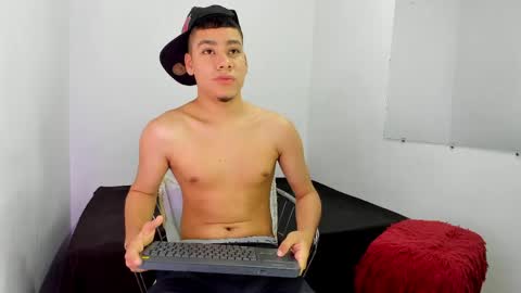 Snapshot of lucastorrez01 chatting on 04/16/26, 02:12 LUCAS TORREZ online show from 04/16/26, 02:12