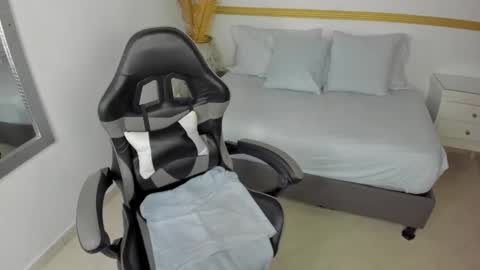 L U C C I A online show from 10/06/25, 12:46