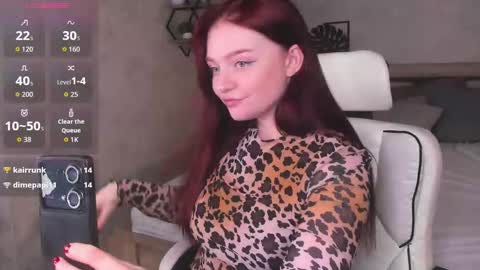 Snapshot of luccy_mullinss chatting on 03/18/26, 05:38 Gloria online show from 03/18/26, 05:38
