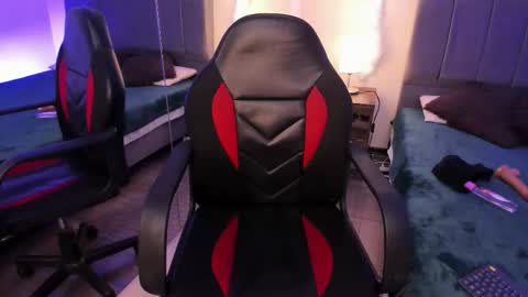 Lucero  online show from 10/31/25, 05:08