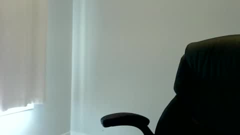 Snapshot of luchislounge chatting on 04/19/26, 05:34 luchislounge online show from 04/19/26, 05:34