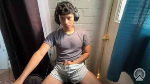 Snapshot of luchosaando chatting on 12/16/25, 02:00 Felipe online show from 12/16/25, 02:00