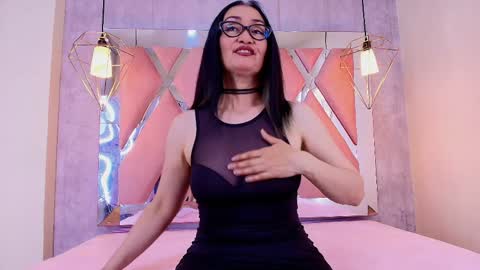 Snapshot of luci_lane_ chatting on 04/10/26, 03:23 Luci online show from 04/10/26, 03:23