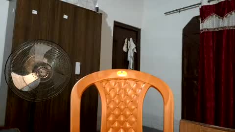 luci_ri online show from 07/04/26, 03:02
