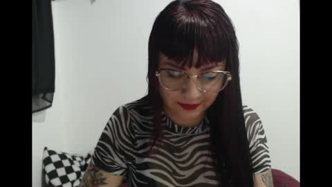 Snapshot of lucia_d_carton chatting on 05/23/26, 04:07 Lulu DCarton online show from 05/23/26, 04:07