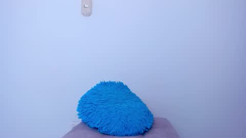 Snapshot of lucia_fuster chatting on 03/05/26, 06:59 Lucia online show from 03/05/26, 06:59