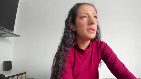 Snapshot of lucia_fuster chatting on 04/03/26, 04:27 Lucia online show from 04/03/26, 04:27