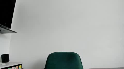 Snapshot of lucia_fuster chatting on 04/13/26, 05:51 Lucia online show from 04/13/26, 05:51