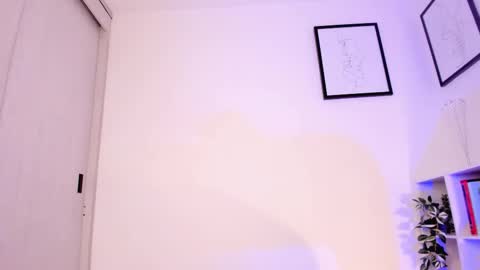 Snapshot of lucia_lee_ chatting on 11/18/25, 10:03 Lucia online show from 11/18/25, 10:03