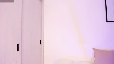 Snapshot of lucia_lee_ chatting on 11/25/25, 11:38 Lucia online show from 11/25/25, 11:38