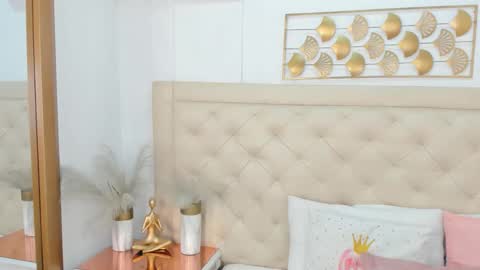 lucia_lorenz online show from 12/21/25, 11:28