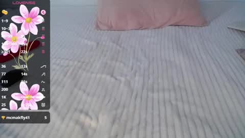 Snapshot of lucia_rivera01 chatting on 02/15/25, 06:01 Lucia online show from 02/15/25, 06:01