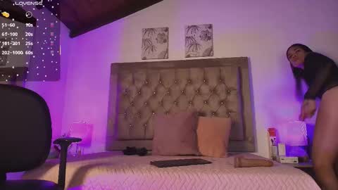 Lucia online show from 11/24/25, 10:42