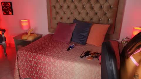 Lucia online show from 12/05/25, 12:36