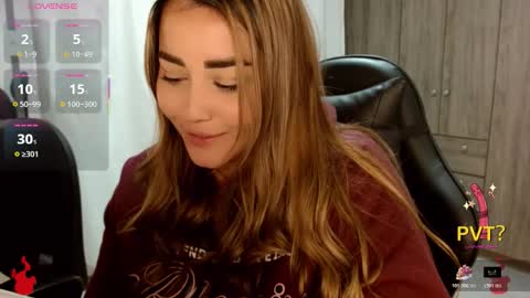 Snapshot of lucia_star_ chatting on 12/20/25, 02:51 lucia star online show from 12/20/25, 02:51