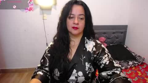 Snapshot of lucia_vonne chatting on 06/15/26, 12:02 Lucia Vonne online show from 06/15/26, 12:02