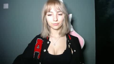 Lucy online show from 03/29/26, 07:03