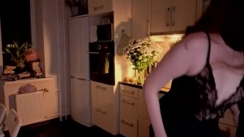 Lucia online show from 10/25/25, 07:30