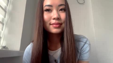 Kira online show from 09/22/25, 12:29