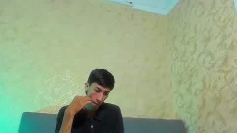 Snapshot of lucian_davii chatting on 11/15/25, 12:34 Pirulo online show from 11/15/25, 12:34