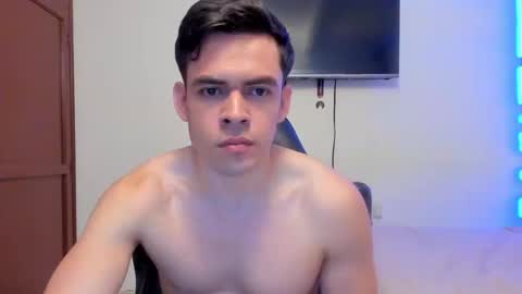 Snapshot of lucian_gomez chatting on 09/20/25, 10:33 Lucian Gomez online show from 09/20/25, 10:33