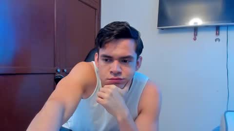 Snapshot of lucian_gomez chatting on 10/07/25, 06:49 Lucian Gomez online show from 10/07/25, 06:49