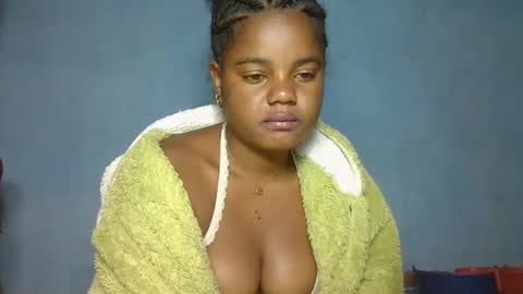 luciana012 online show from 09/21/25, 04:47