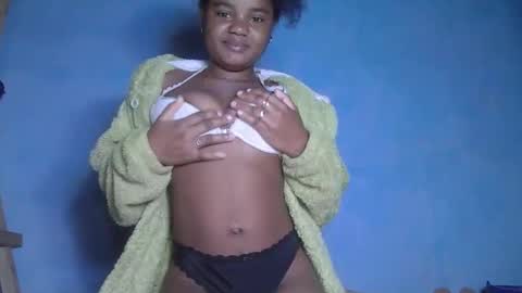luciana012 online show from 09/23/25, 06:27
