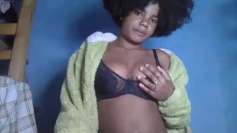 luciana012 online show from 09/23/25, 07:39