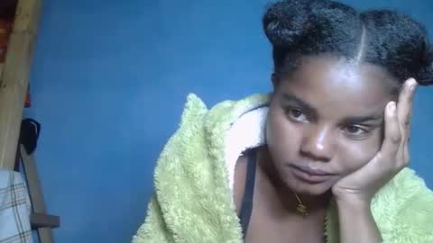 luciana012 online show from 09/25/25, 03:38