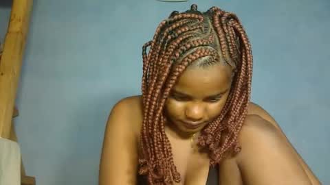 luciana012 online show from 09/30/25, 07:02